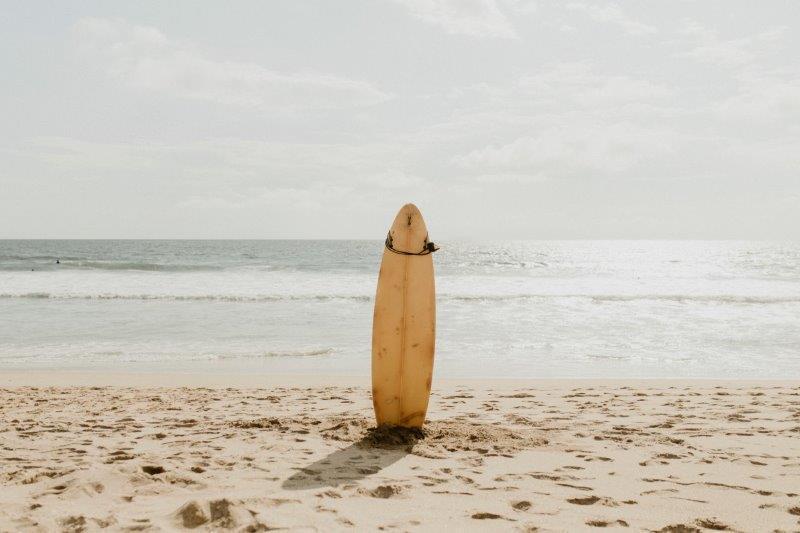 RETRO-SURFING-BOARD